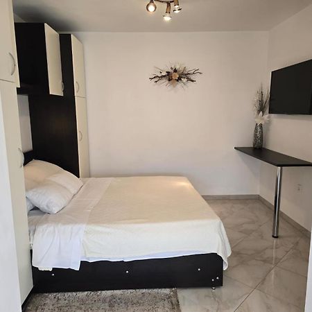 Rimbaldo Apartments Кърк Екстериор снимка